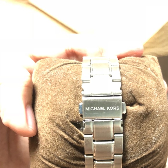 Michael Kors Watch - Picture 2 of 3